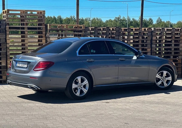 Mercedes-Benz Klasa E cena 119900 przebieg: 121000, rok produkcji 2017 z Koronowo małe 121